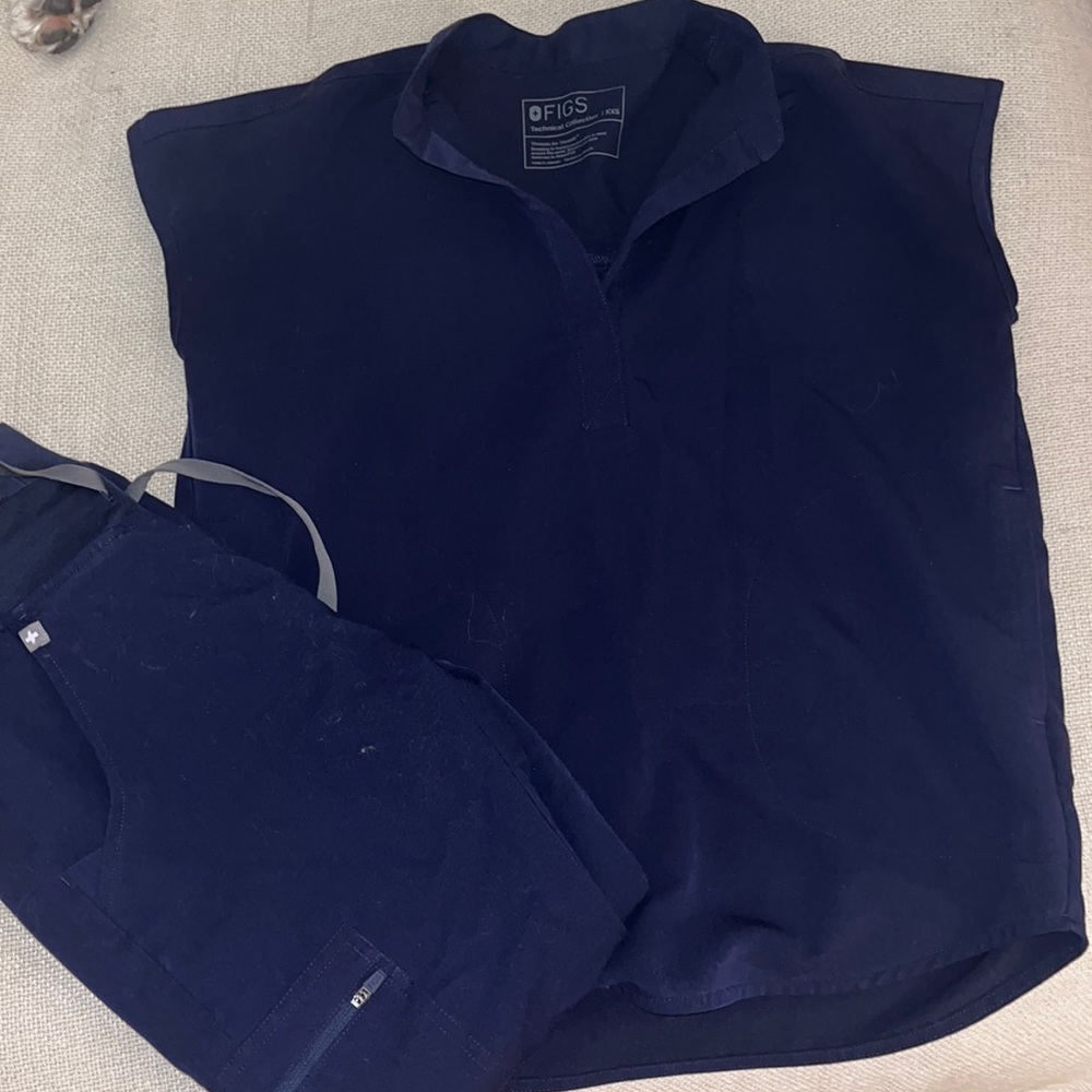 FIGS Navy top